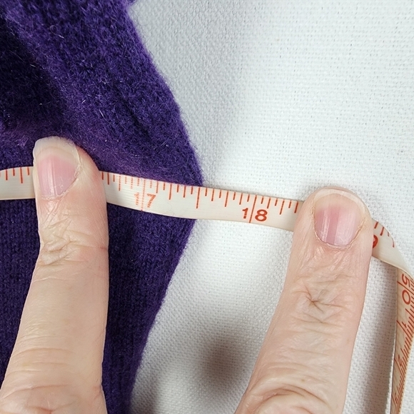 Alex Marie Deep Purple V-neck 100% Cashmere Sweater Size Small Classic Luxury - Picture 5 of 6
